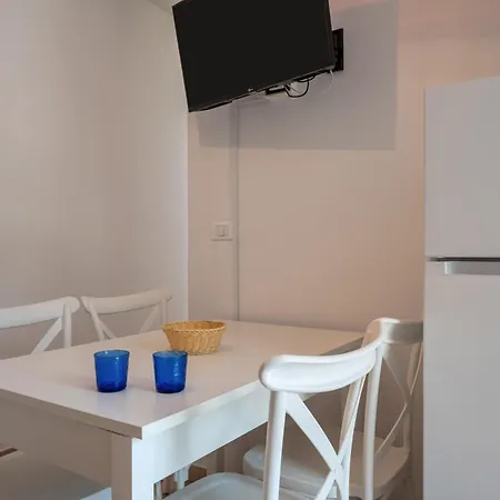Guesthost - Cozy Flat In The Heart Of Appartement Letojanni
