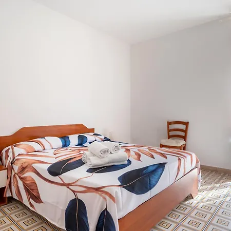 Appartement Guesthost - Cozy Flat In The Heart Of Letojanni