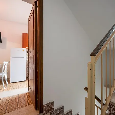 Appartement Guesthost - Cozy Flat In The Heart Of Letojanni